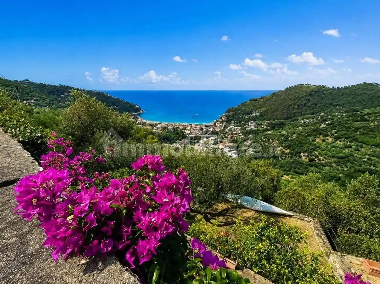 Appartamento in vendita a Bonassola