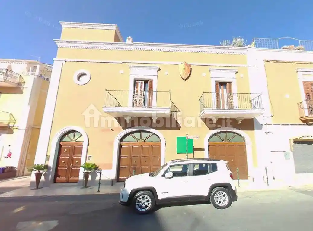 Palazzo - Edificio in vendita a Fasano