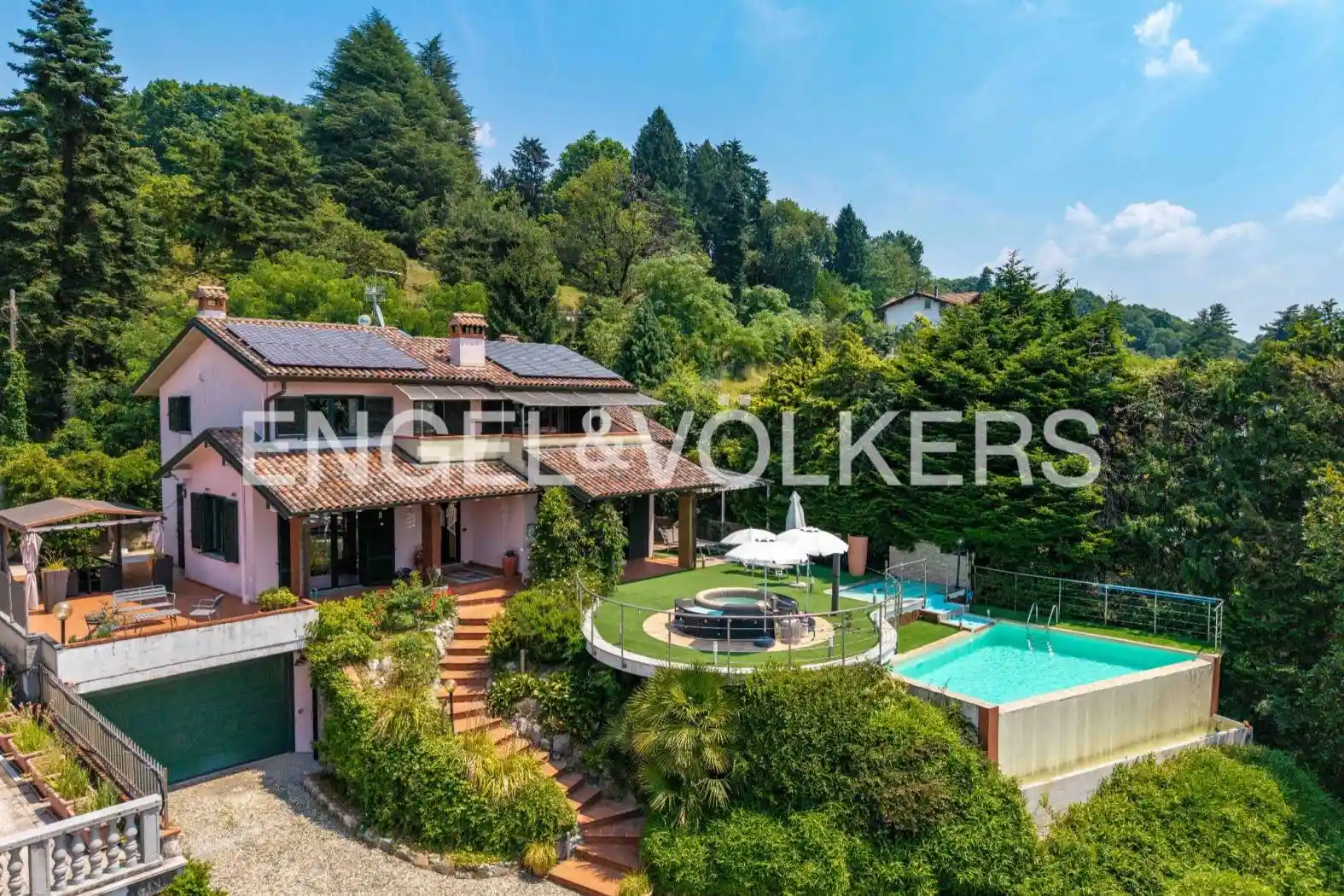 Villa in vendita a Besozzo