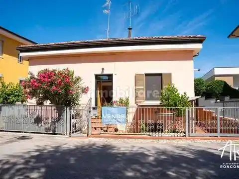 Villa in vendita a Cesena