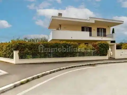 Villa in vendita a Cesena