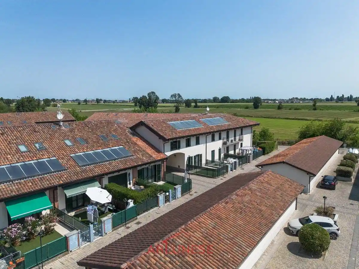 Villetta a schiera in vendita a Villanova del Sillaro