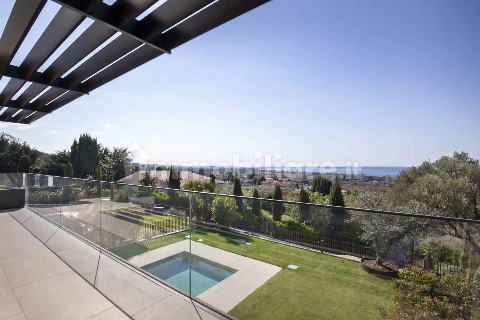 Villa in vendita a Bardolino