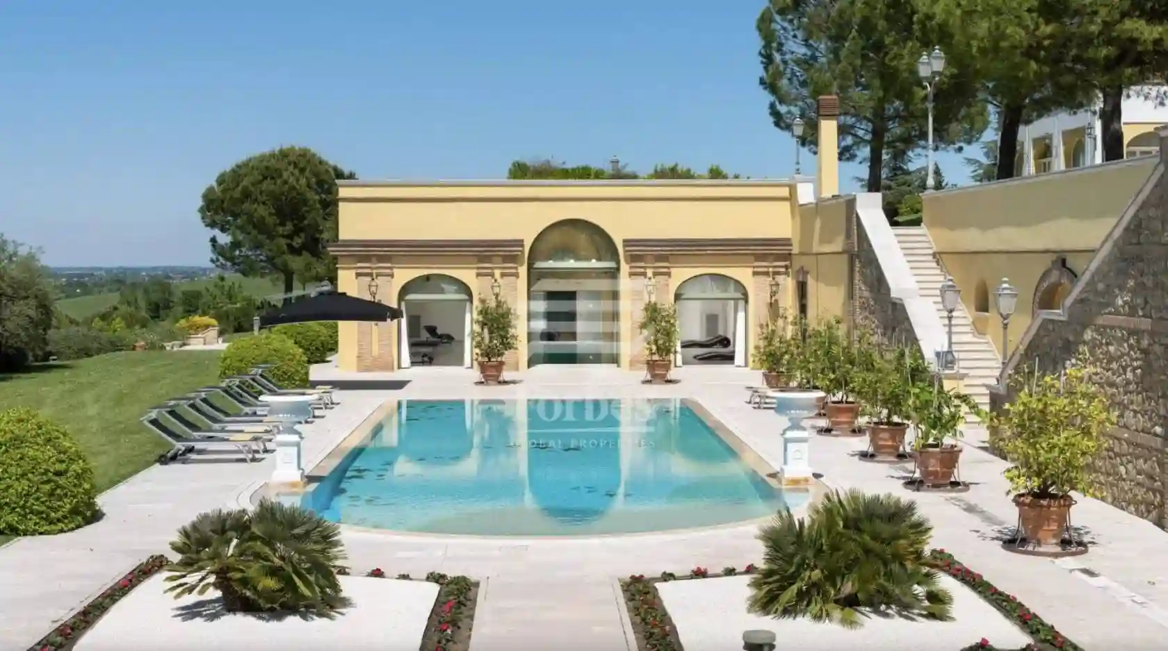 Villa - foto 2