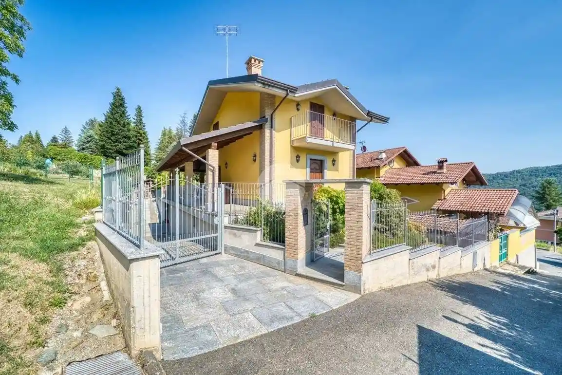 Villa in vendita a Coazze