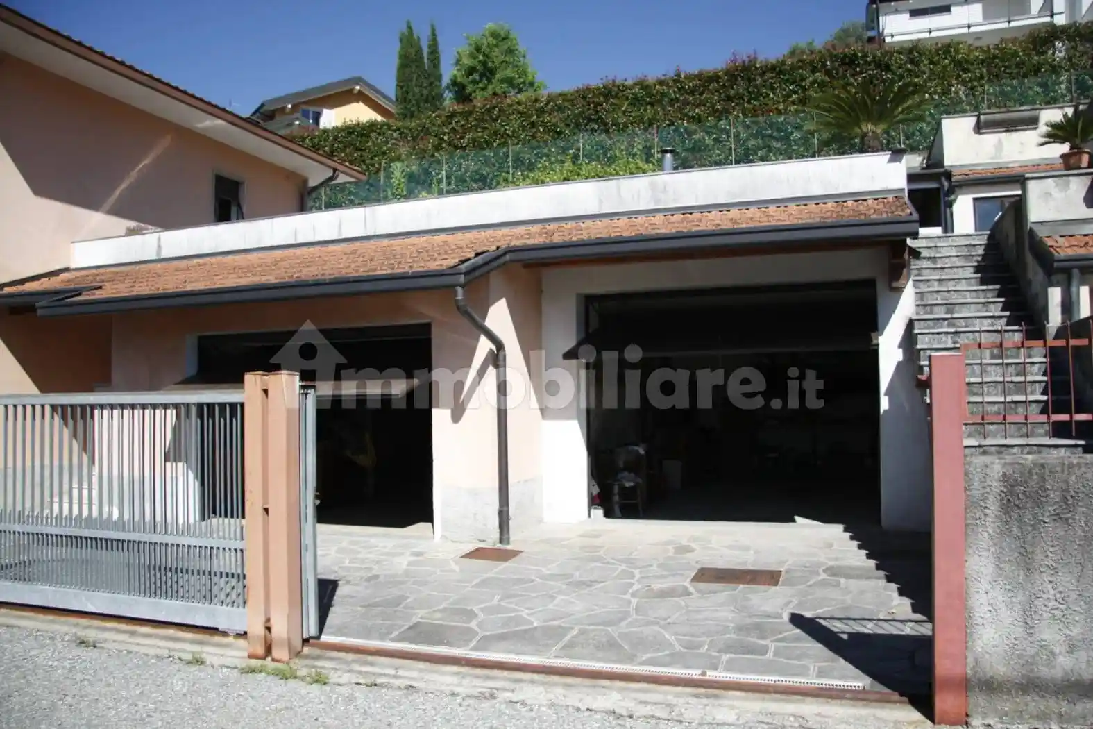 Casa indipendente in vendita a Montano Lucino