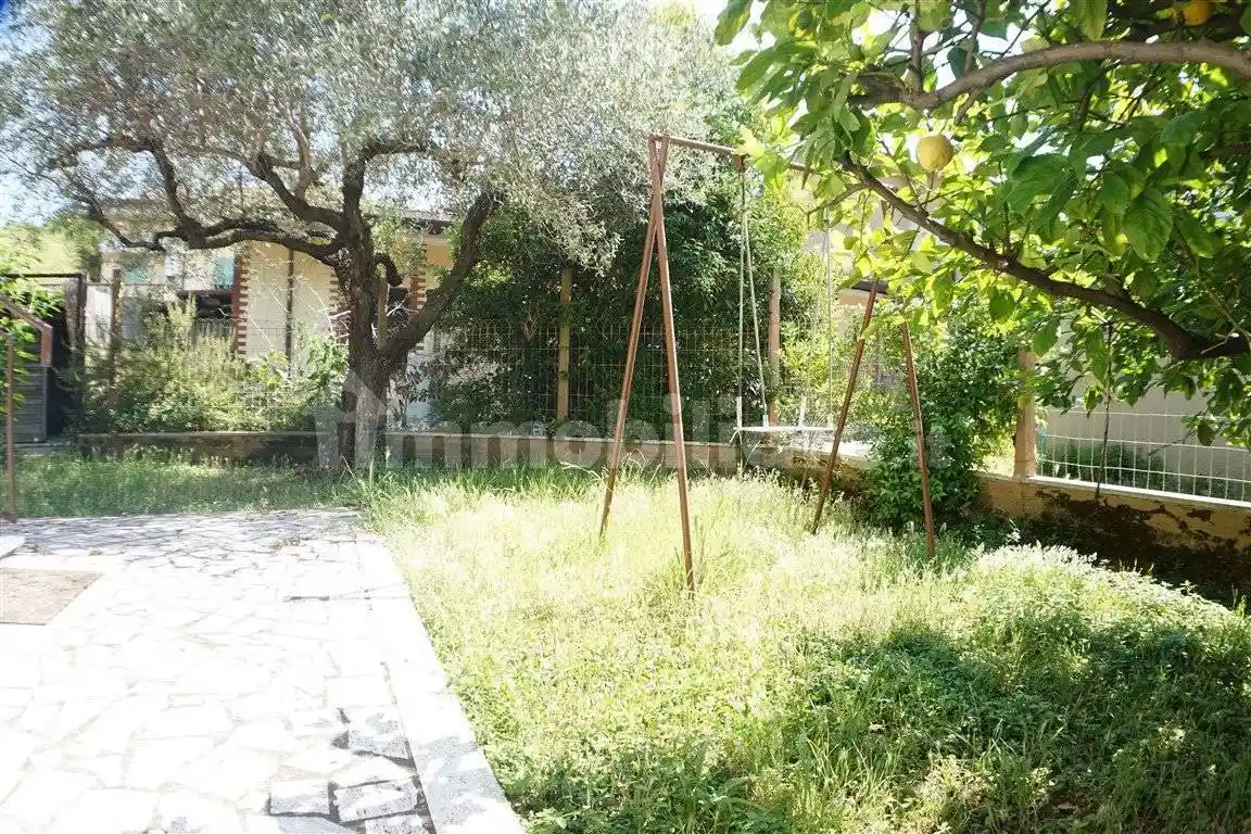 Villa in vendita a Carrara