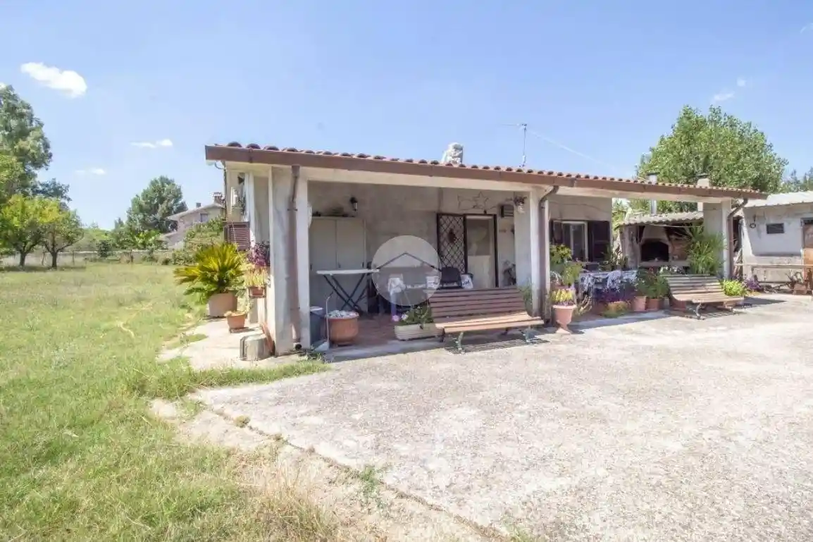 Villa in vendita a Palombara Sabina