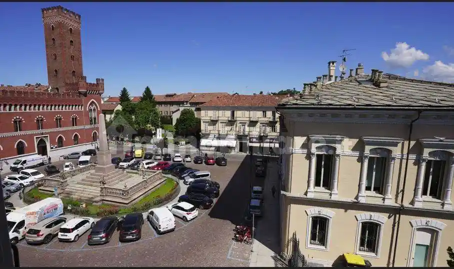 Palazzo - Edificio in affitto a Asti