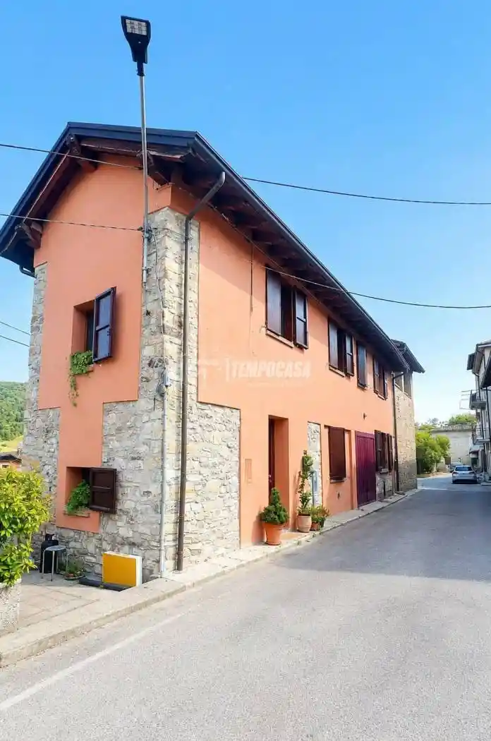 Casa indipendente in vendita a Viano