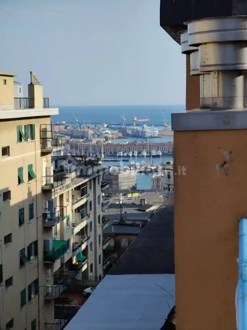 Appartamento in vendita a Genova