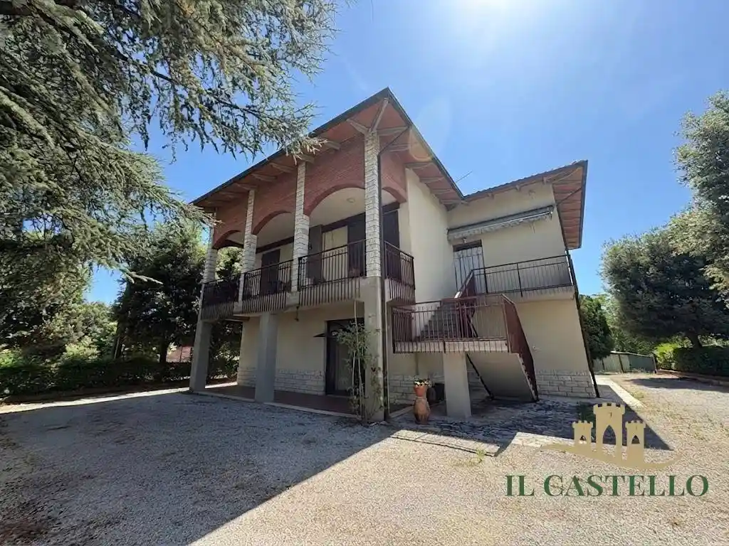 Casa indipendente in vendita a Castiglione del Lago