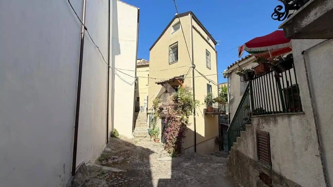 Palazzo - Edificio in vendita a Corigliano-Rossano