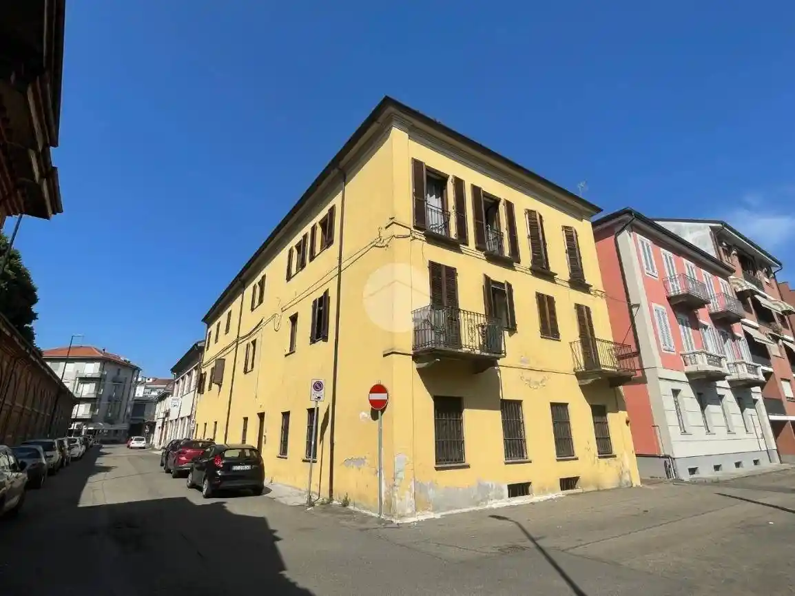 Palazzo - Edificio in vendita a Asti
