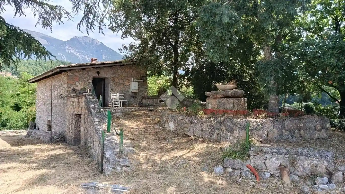 Casa indipendente in vendita a Collepardo