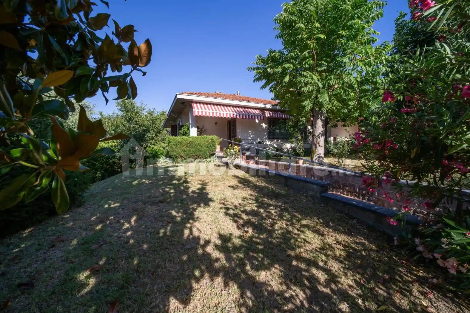 Villa in vendita a Parma