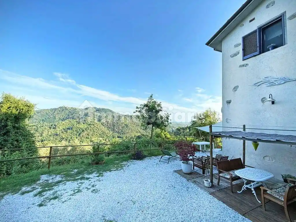 Rustico - Casale in vendita a Camaiore