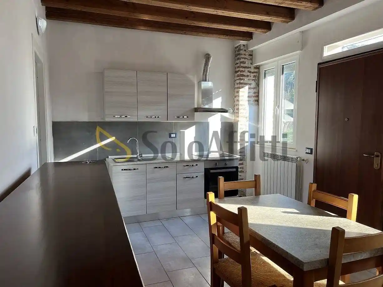 Appartamento in affitto a Valle Salimbene