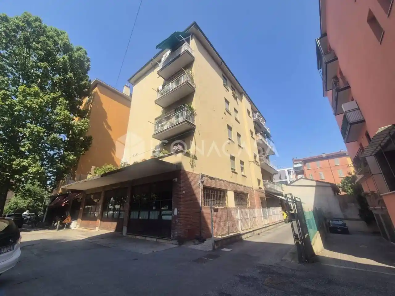 Appartamento in vendita a Bologna