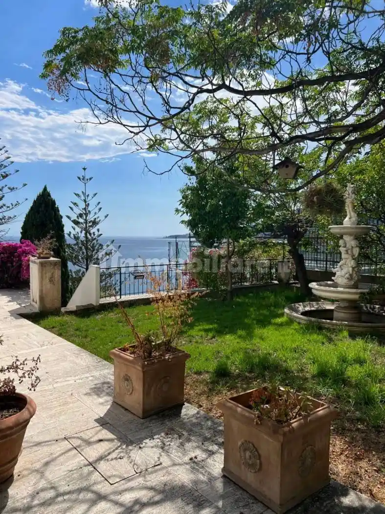 Villa in vendita a Ospedaletti