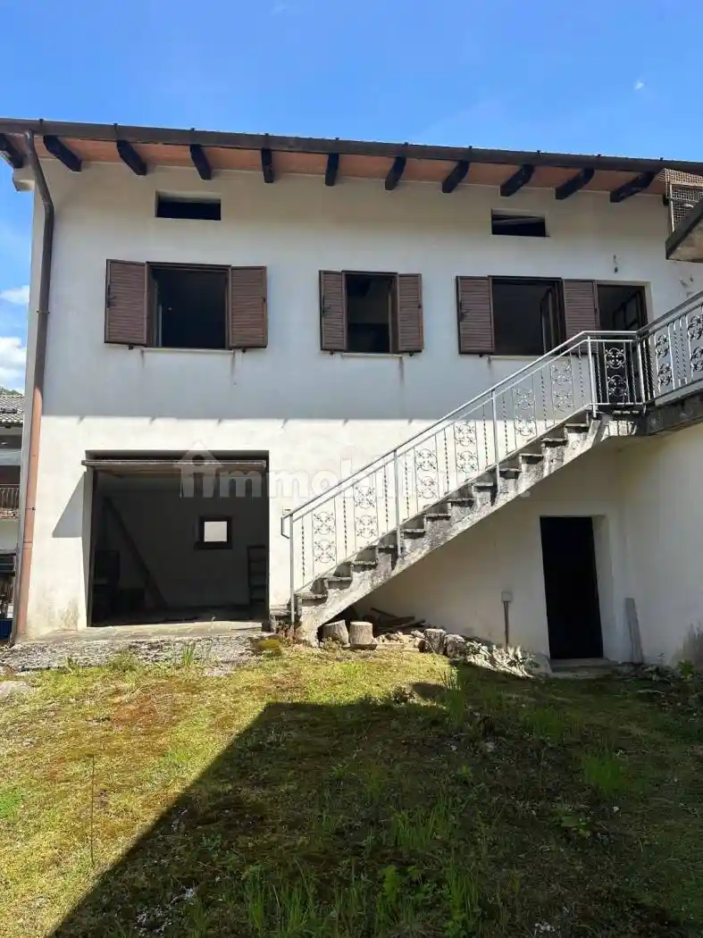 Casa indipendente in vendita a Taipana