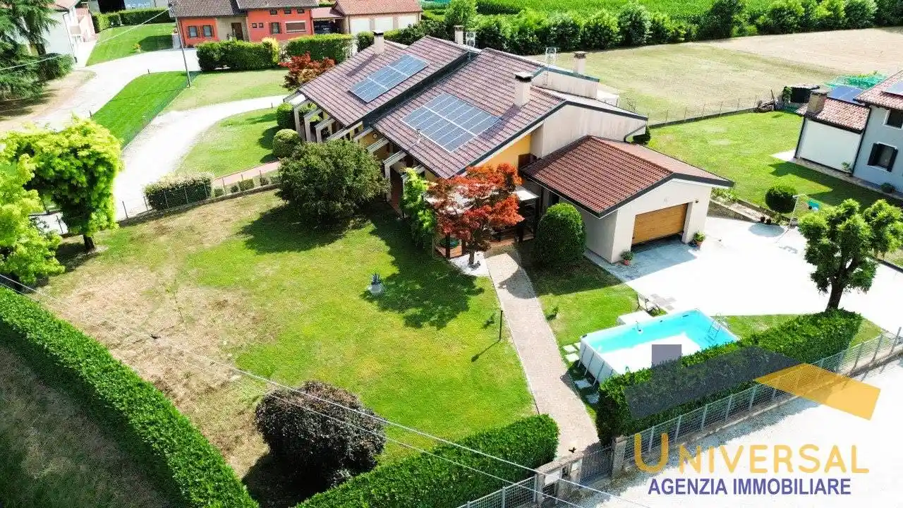Villa in vendita a Loreggia