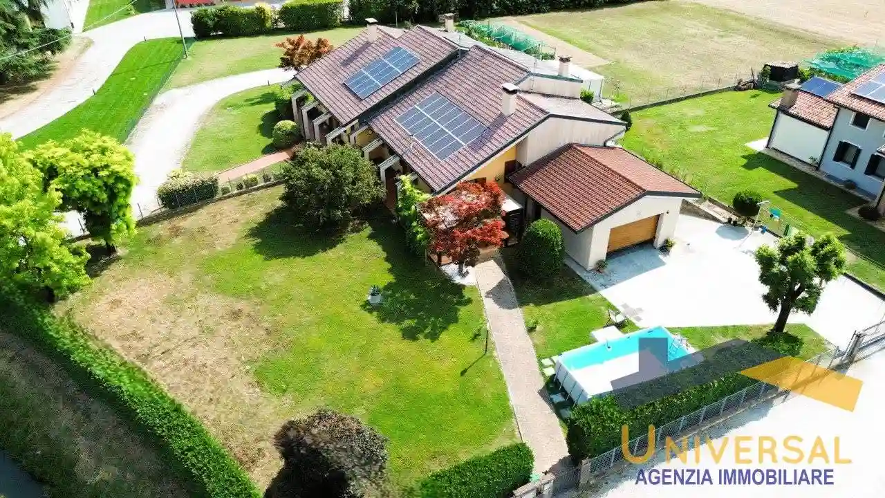 Villa - foto 2