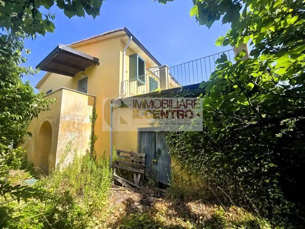 Casa indipendente in vendita a Sarzana