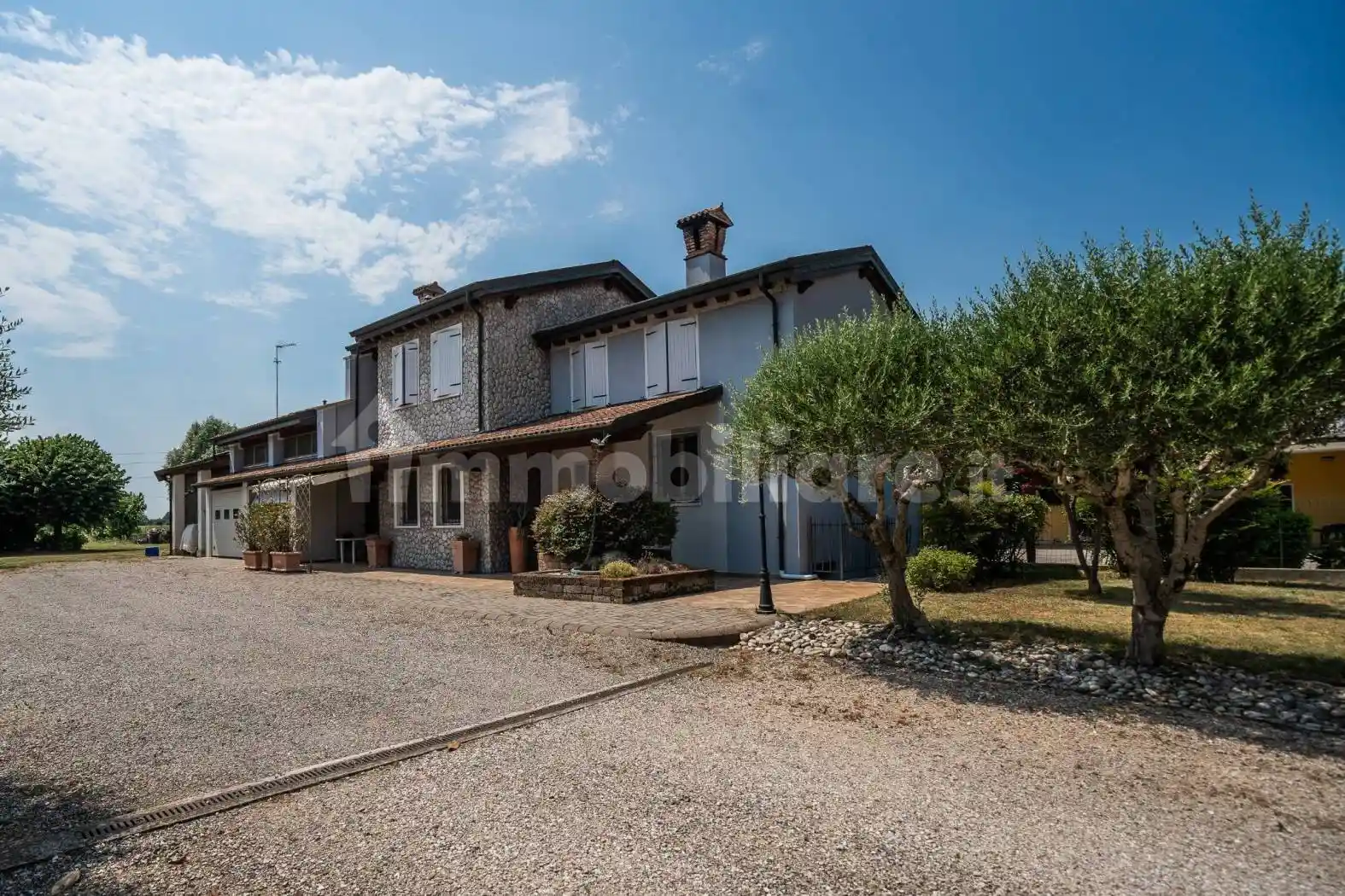 Villa in vendita a Roverbella
