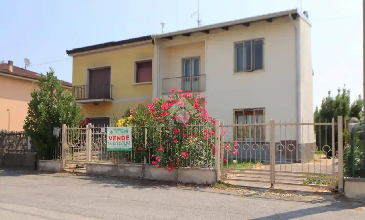 Villa in vendita a Goito