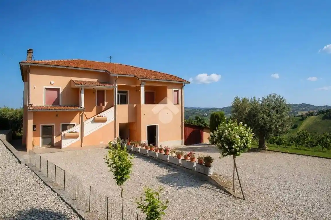 Casa indipendente in vendita a Mosciano Sant'Angelo