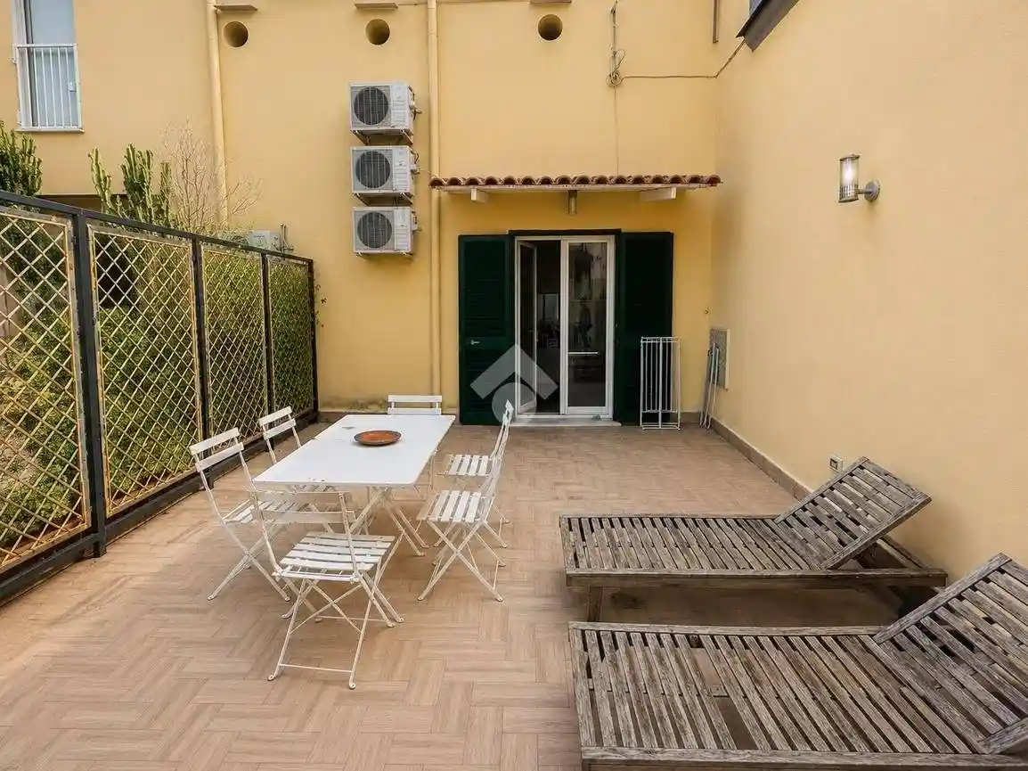 Appartamento in affitto a Napoli