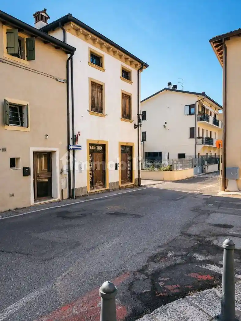 Casa indipendente in vendita a Tregnago