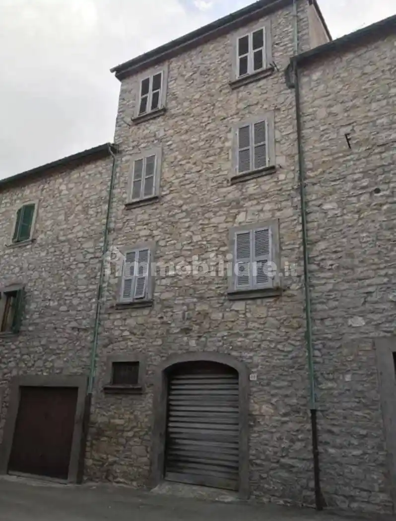 Appartamento in vendita a Castell'Azzara