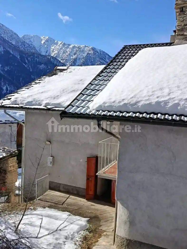 Rustico - Casale in vendita a Prazzo