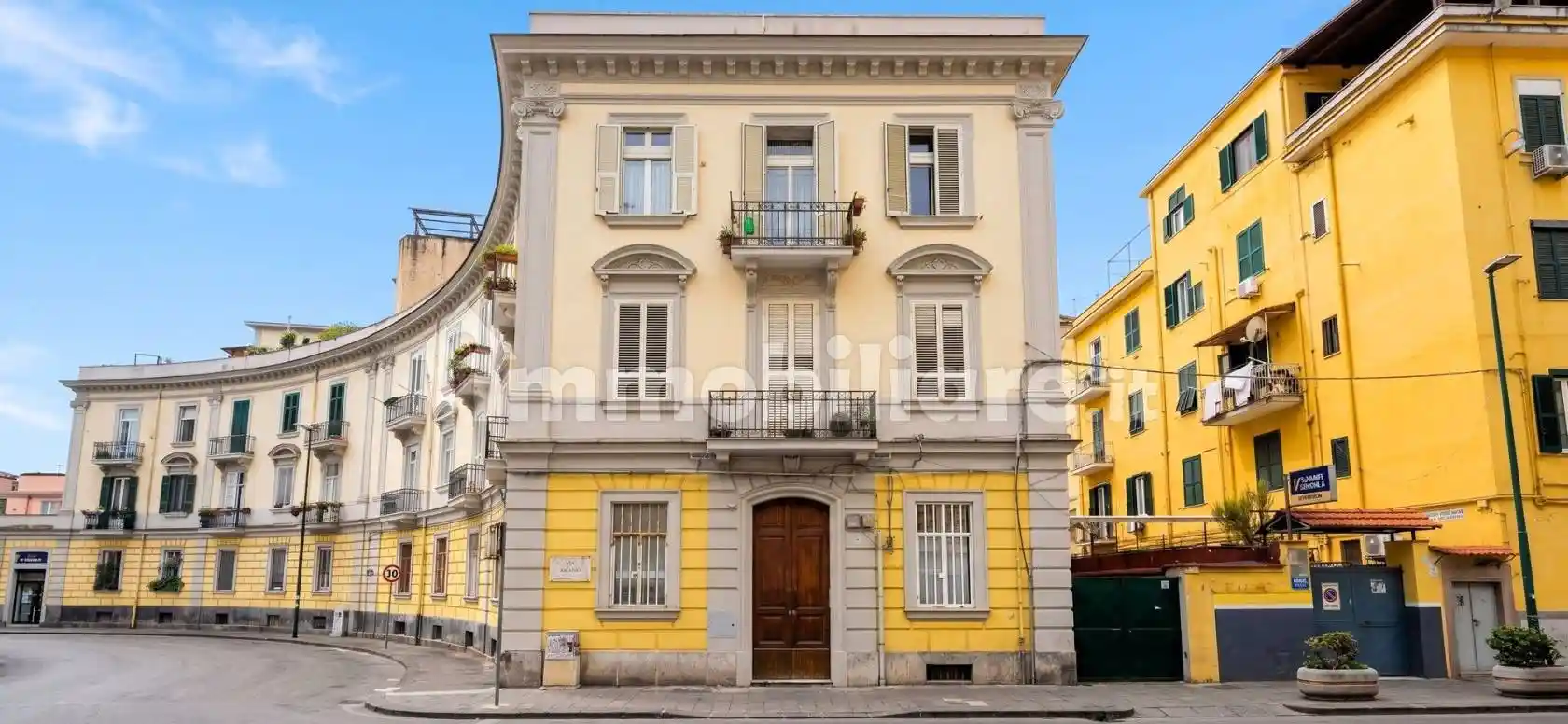 Appartamento in vendita a Napoli