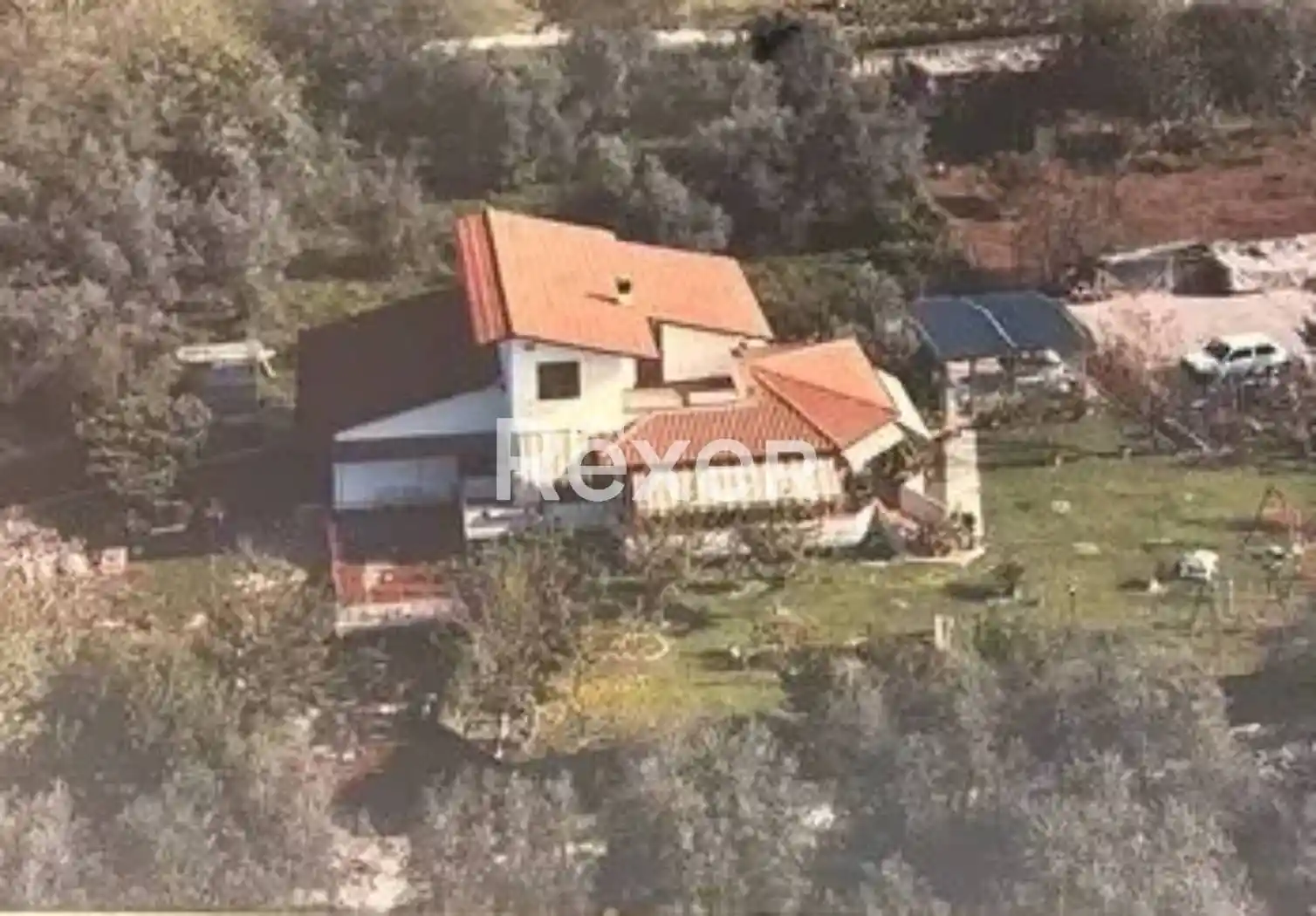 Casa indipendente in vendita a Massa