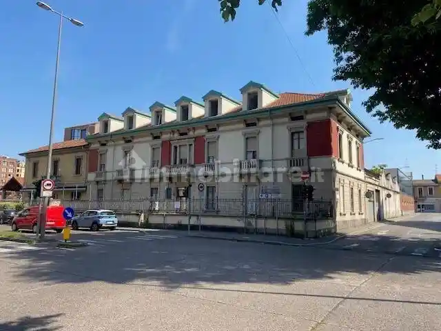 Palazzo - Edificio in vendita a Gallarate
