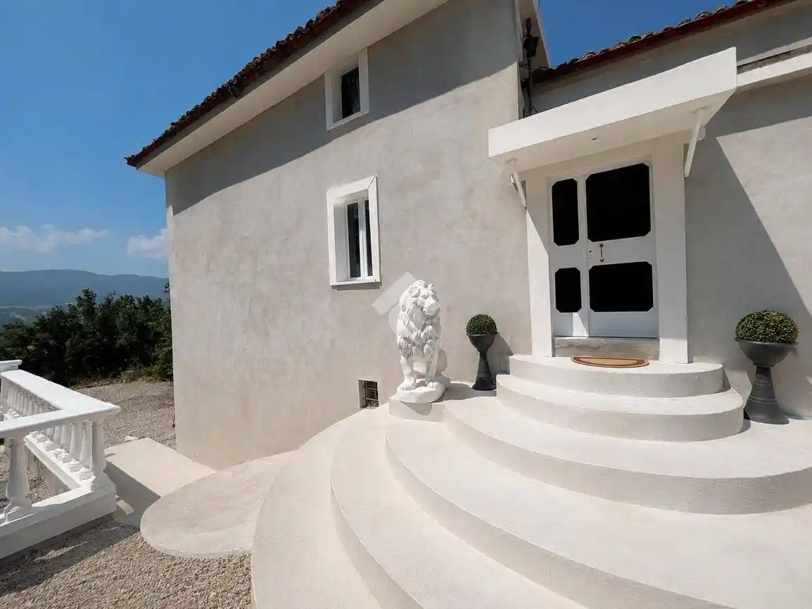 Casa indipendente in vendita a Neviano degli Arduini