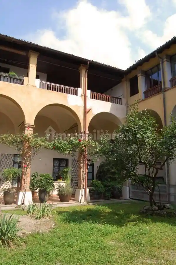Appartamento in vendita a Lambrugo