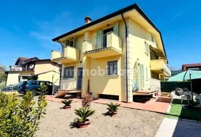 Villetta a schiera in vendita a Massa