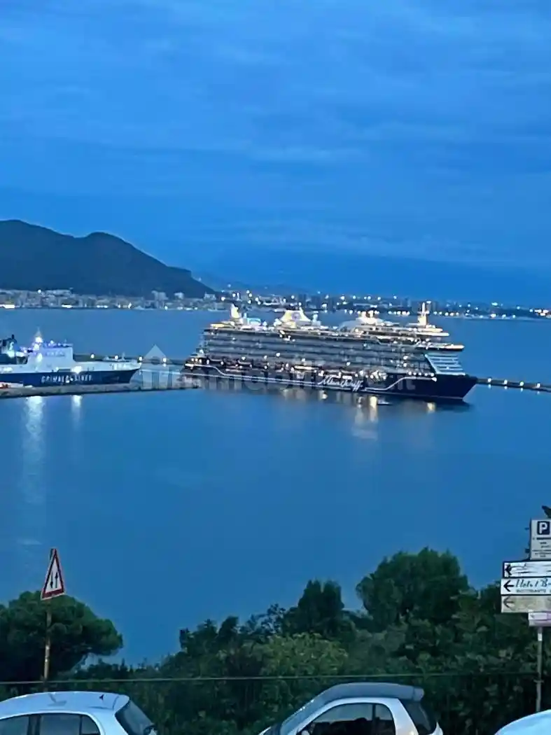 Appartamento in vendita a Vietri sul Mare