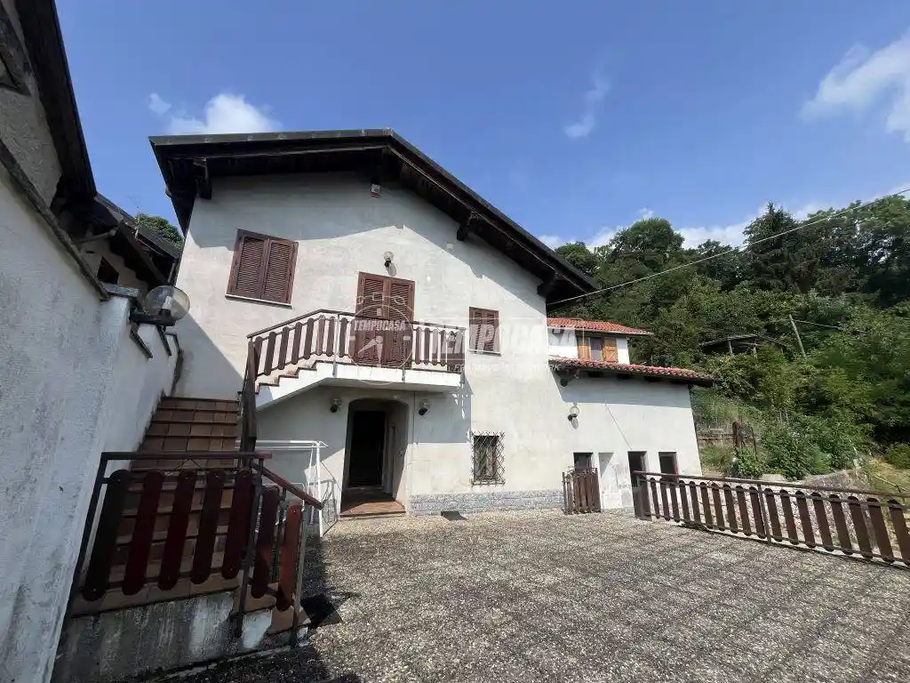 Casa indipendente in vendita a Castelnuovo Nigra