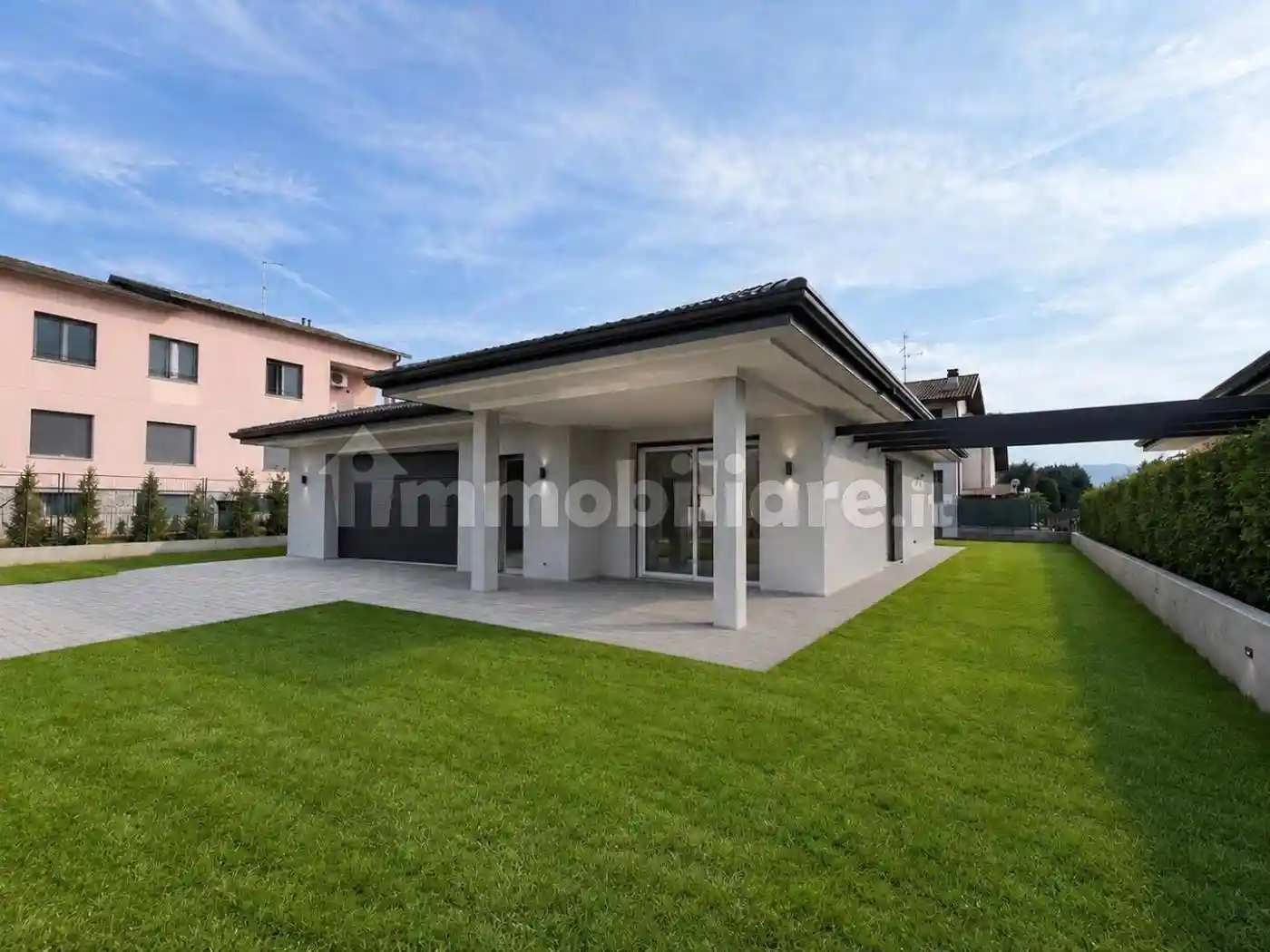 Villa in vendita a Lurate Caccivio