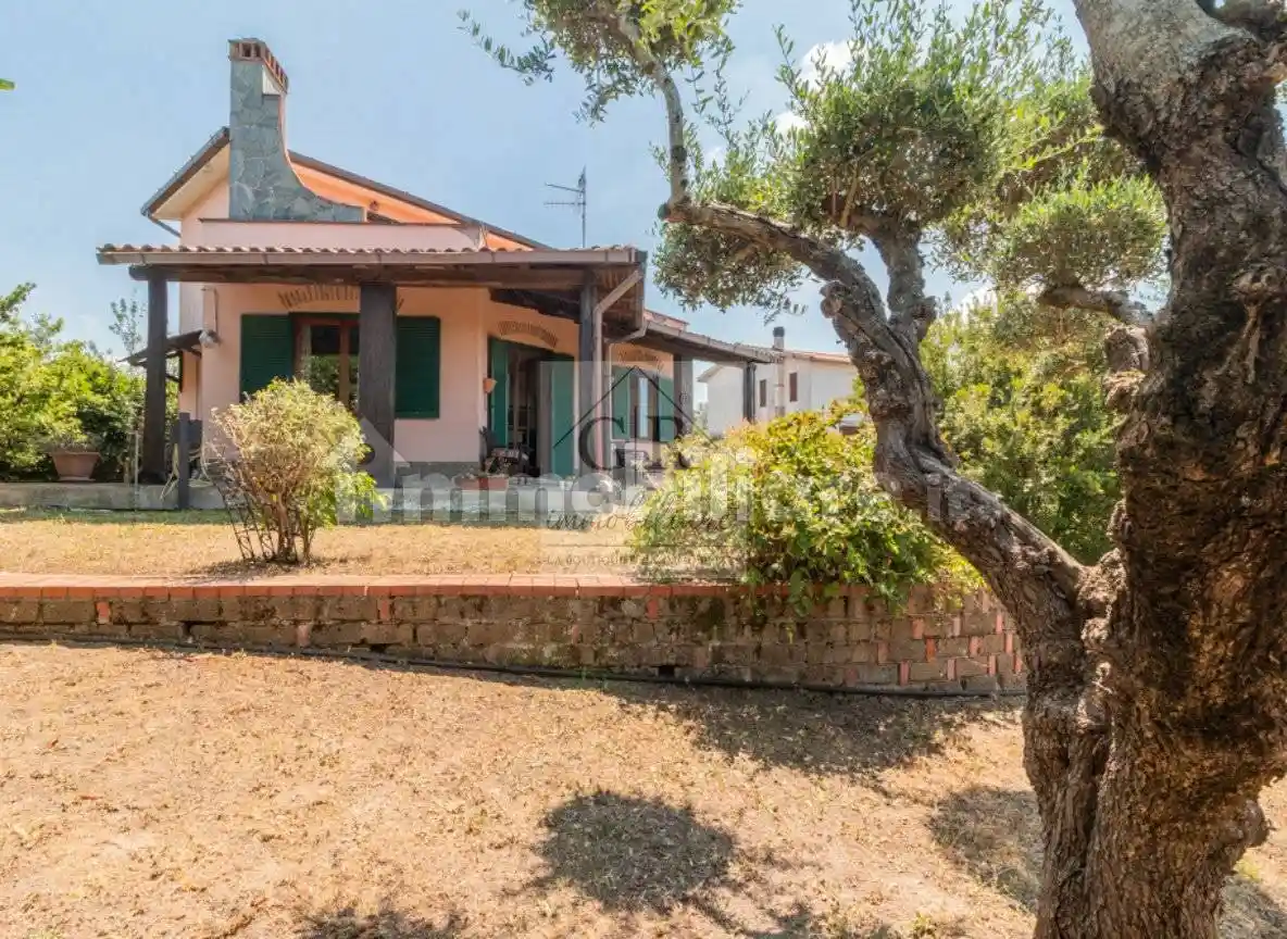 Villa in vendita a Campagnano di Roma