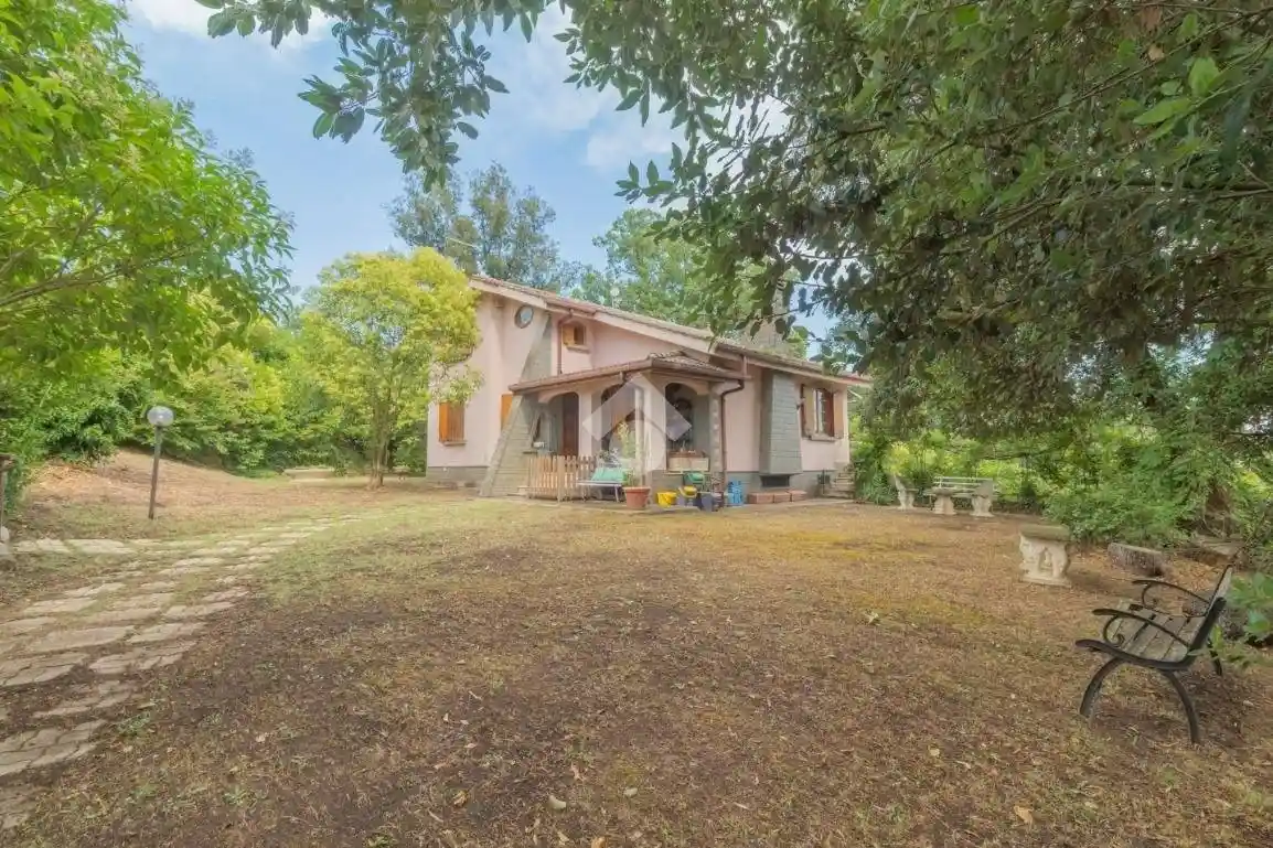 Villa in vendita a Sutri