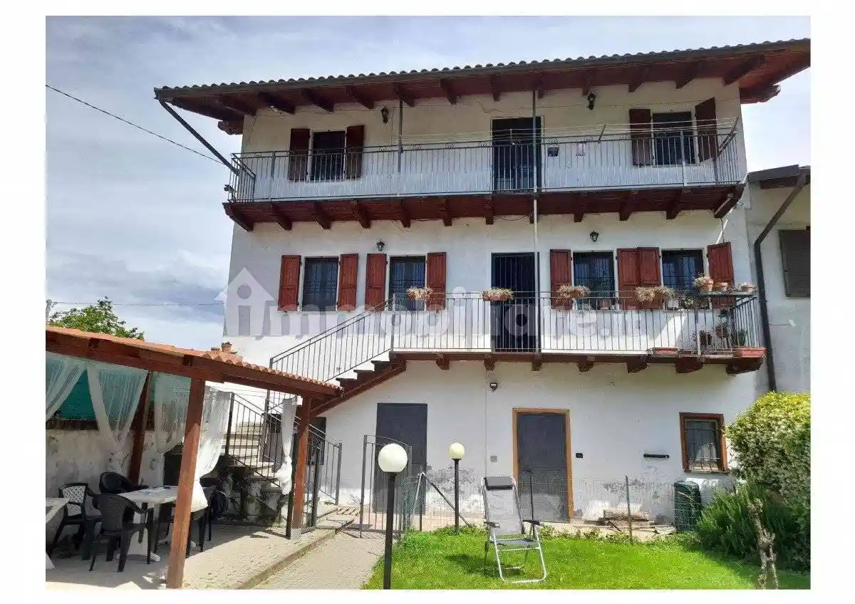 Casa indipendente in vendita a Albiano d'Ivrea