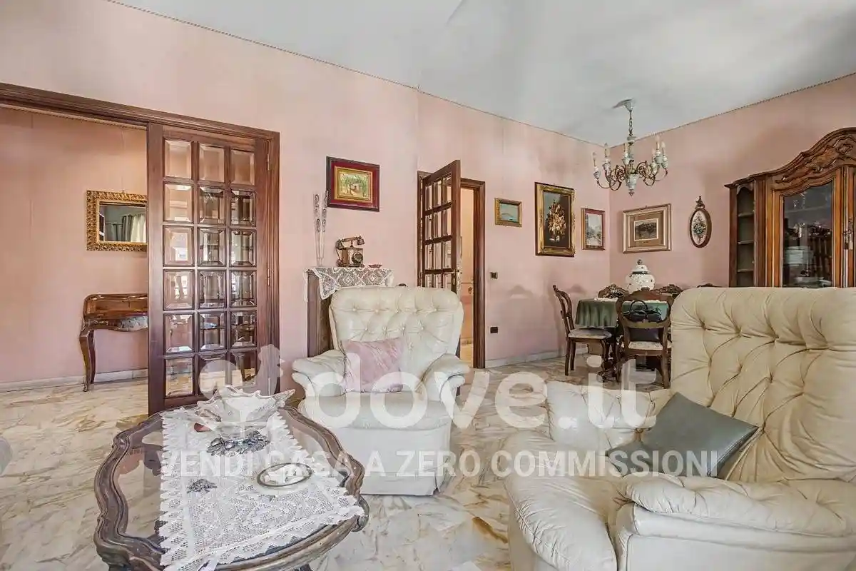 Appartamento in vendita a Napoli