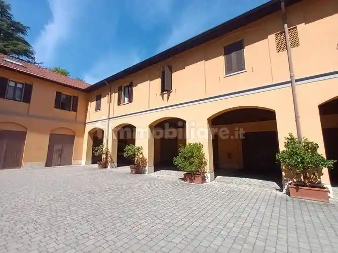 Appartamento in vendita a Comerio