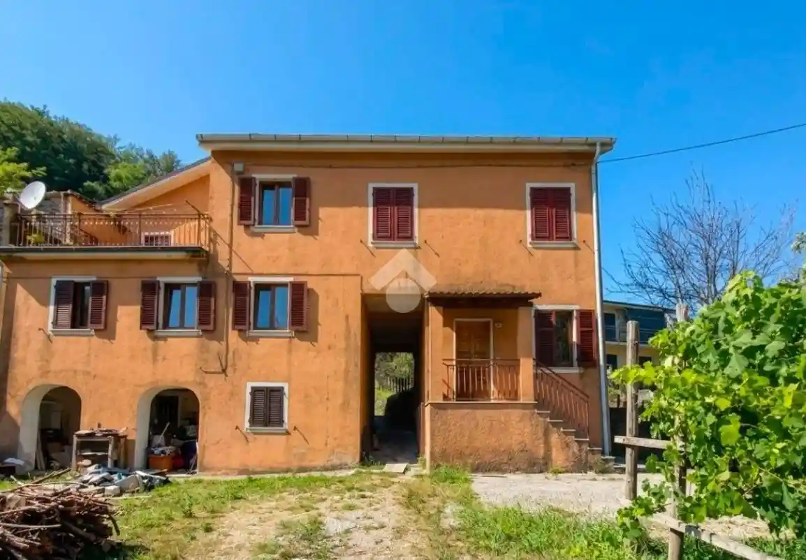 Casa indipendente in vendita a Mezzanego
